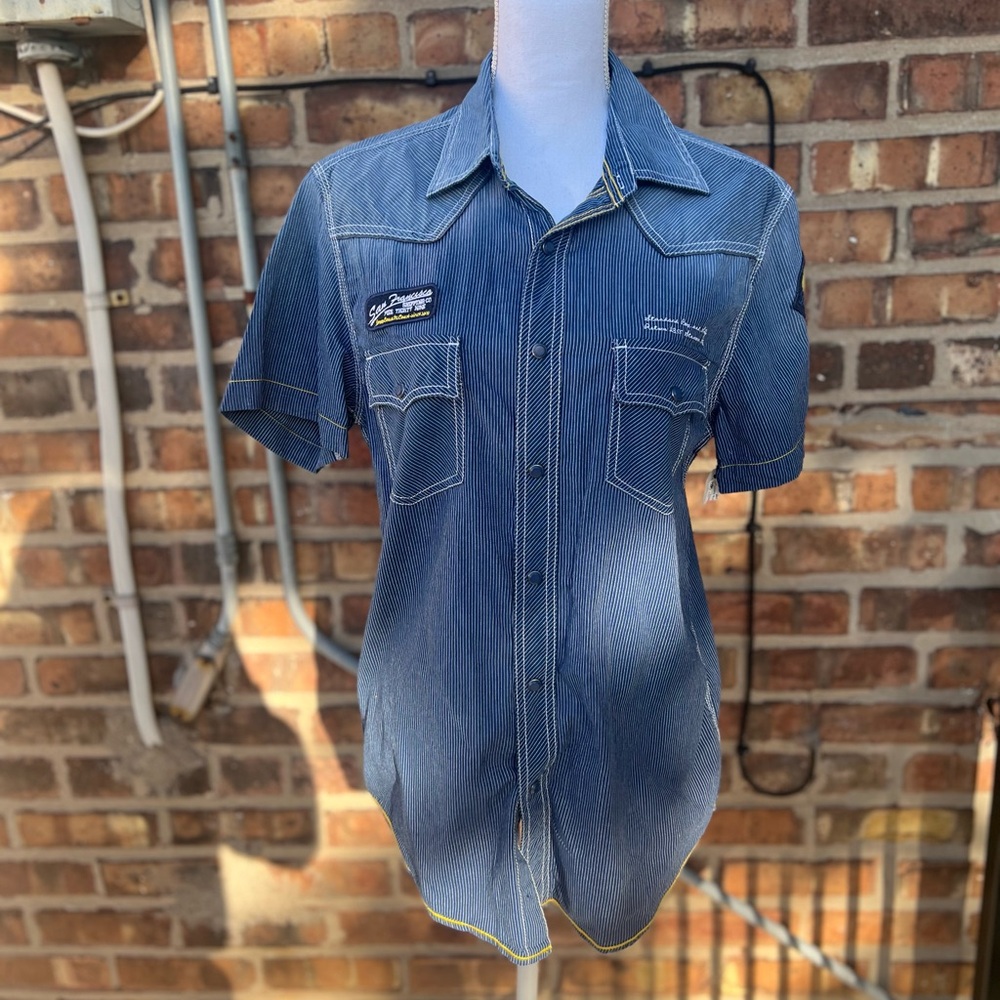 Blue stripped short sleeve button down shirt size medium